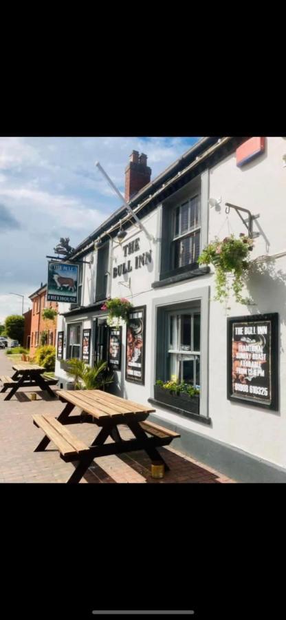 The Coach House At The Bull Inn Milton Keynes Esterno foto
